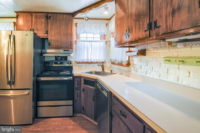 1346 Midland Rd, Conshohocken, PA 19428 - photo 6