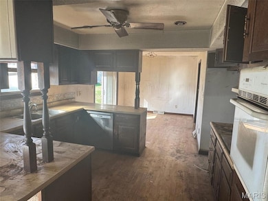 1240 Thistle Dr, Vandalia, IL 62471 - photo 4