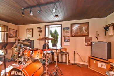 2484 Community Dr, Bath, PA 18014 - photo 4