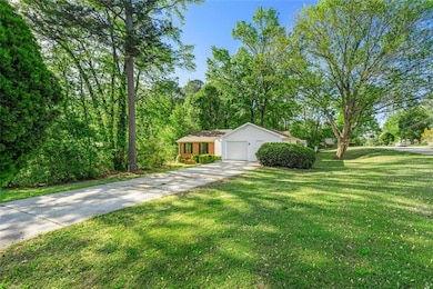 2254 Lisbon Ln, Jonesboro, GA 30236 - photo 2