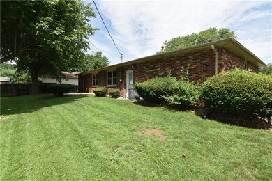 5225 Navajo Ct, Columbus, IN 47203 - photo 2