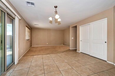 eat_in_kitchen_family_room
