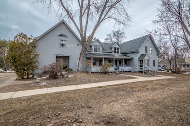 116 Pleasant St, Conway, NH 03818 - photo 2