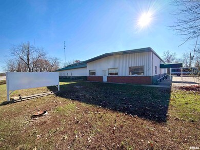 907 Illinois 14, Carmi, IL 62821 - photo 2