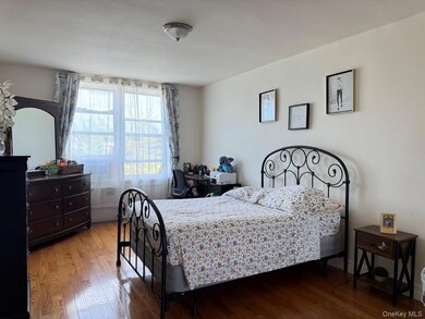 60-11 Broadway unit 3S, Woodside, NY 11377 - photo 4