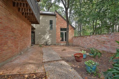 298 Sugarberry Cir unit 298, Houston, TX 77024 - photo 3