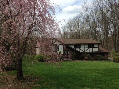 209 Edgefield Rd, Lake Ariel, PA 18436 - photo 2