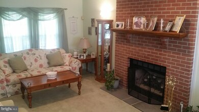 10005 Locust St, Glenn Dale, MD 20769 - photo 3