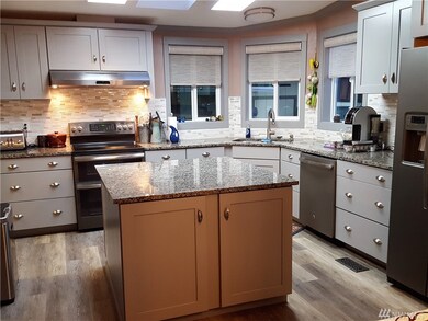 2322 Estero Ave, Enumclaw, WA 98022 - photo 3