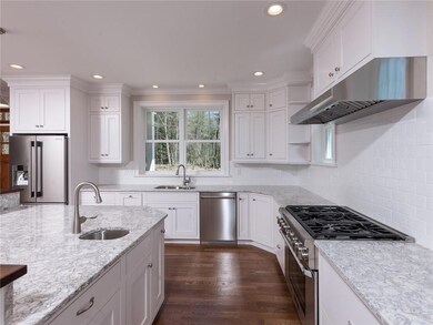 A real cooks kitchen! Perfect for...