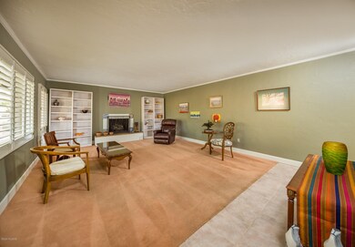 Spacious Living room with Gas Fireplace