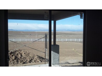 Back Covered Patio w/mountain View