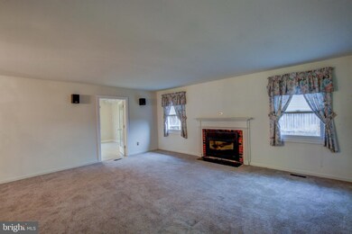 4004 Winfield Ct, Bowie, MD 20715 - photo 4