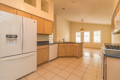 Spacious kitchen off dining & nook!