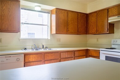 1106 Spring Loop unit D, College Station, TX 77840 - photo 3