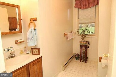 34 Holmehurst Ave, Catonsville, MD 21228 - photo 3