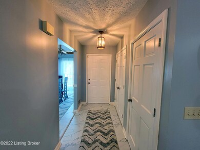 7504 Crabtree Dr, Louisville, KY 40228 - photo 3