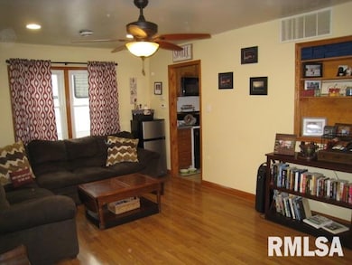 3003 W 71st St, Davenport, IA 52806 - photo 2