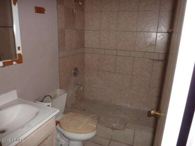 023-374124 Hall bath