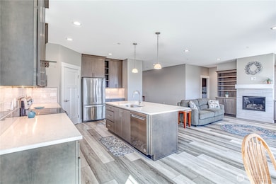 985 Spring Mountain Dr, Wenatchee, WA 98801 - photo 4