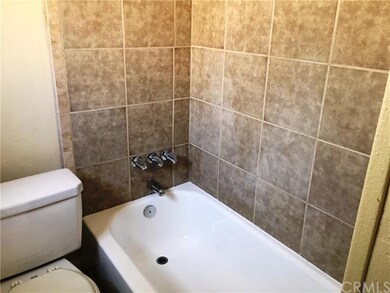 11707 Antwerp Ave, Los Angeles, CA 90059 - photo 7