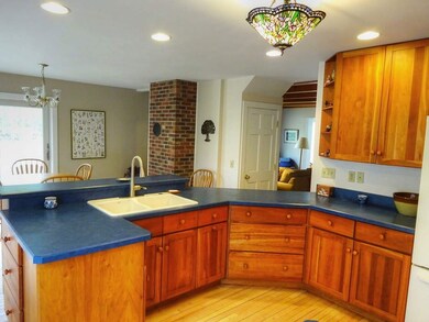 661 Wortheim Ln, Richmond, VT 05477 - photo 3