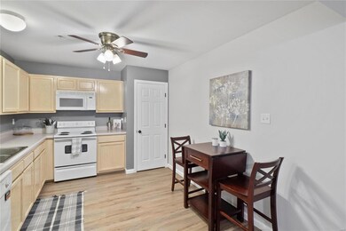 Eat-in Kitchen
