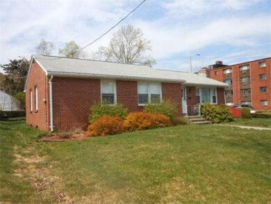 73 Locust St, Holyoke, MA 01040 - photo 3