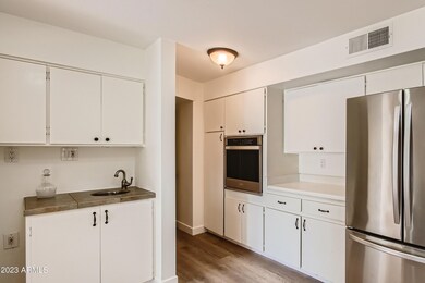 Wall oven