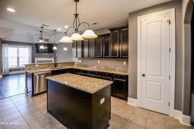 7127 Carriebrook Dr, Olive Branch, MS 38654 - photo 7