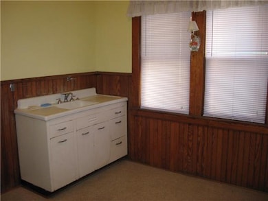 Kitchen First floor with stove