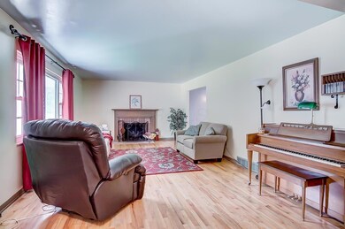 5724 Loganwood Rd, Columbus, OH 43229 - photo 4