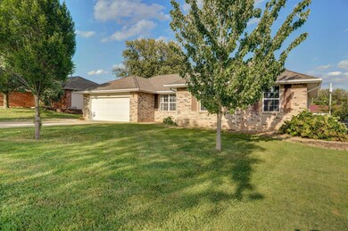 406 S Devonshire-3