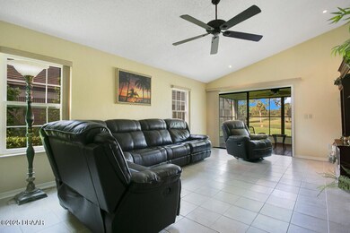 005_trevisuality_176_palm_sparrow_court-