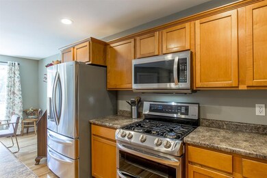 66 Magnolia Ln, Newmarket, NH 03857 - photo 7