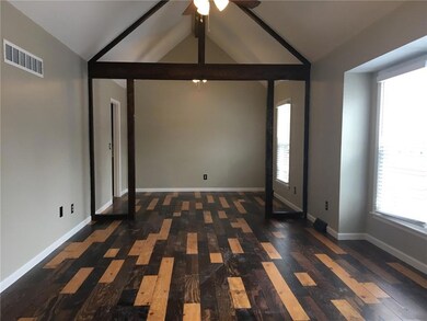 7212 Bond St, Shawnee, KS 66203 - photo 3