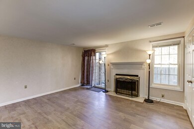 6316 Mary Todd Ct, Centreville, VA 20121 - photo 6