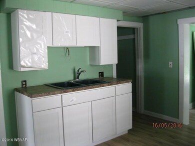 Kitchen - right side