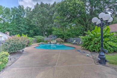 Plenty of space to gather around the pool.