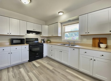 3454 E 170th St, Lansing, IL 60438 - photo 5