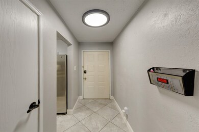 3003 Wood Fox Dr, Alvin, TX 77511 - photo 2