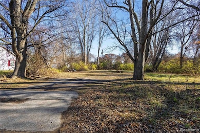 6073 Biddle St, Romulus, MI 48174 - photo 2