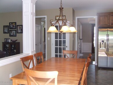 1071 Woodberry Dr, Mountain Top, PA 18707 - photo 6