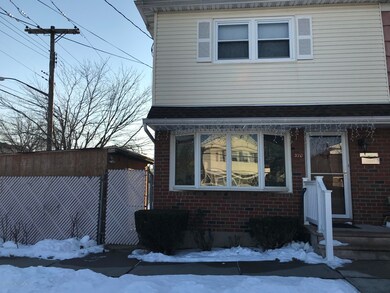 370 Dongan Hills Ave