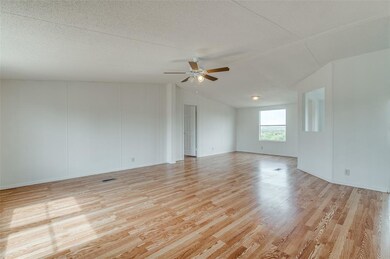 140 Bluff Heights Dr, Weatherford, TX 76085 - photo 4