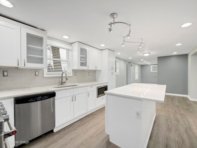 15W256 Forest Ln, Elmhurst, IL 60126 - photo 4