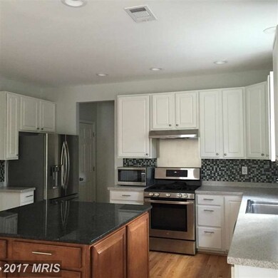 11207 Cool Breeze Place, Germantown, MD 20876 - photo 4