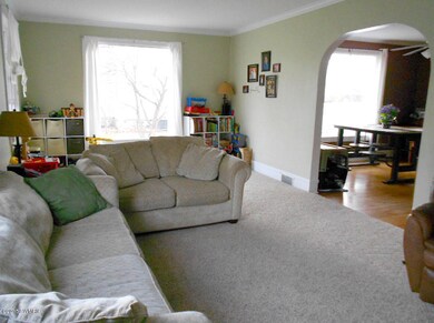 912 N Hudson St, Lowell, MI 49331 - photo 2