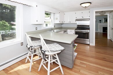 49 Moffatt Rd, Salem, MA 01970 - photo 4