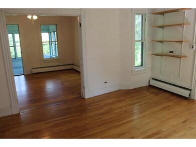 1st Floor Dng Into Family Room